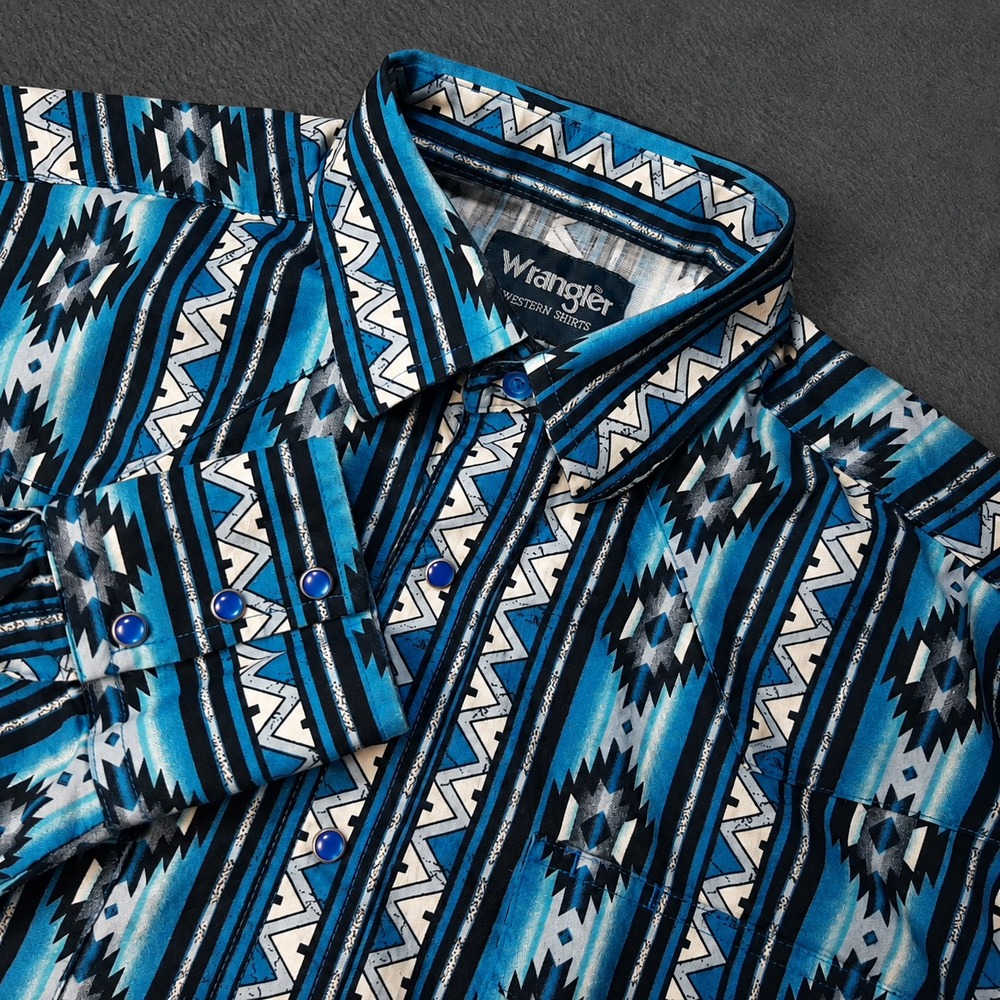 VINTAGE Wrangler Shirt Mens Medium Blue Brushpopper Southwestern Pearl Snap